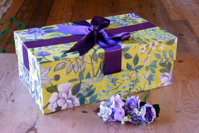 Bridesmaid Box in Porcelain Lime