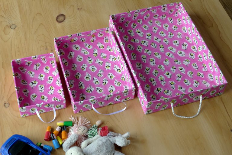 Toy Sorter Trays in Daisy Patch Fuchsia